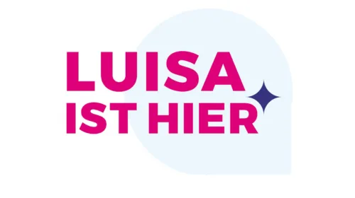Grafik mit dem Schriftzug ‚LUISA IST HIER‘ in kräftigem Pink auf weißem Hintergrund